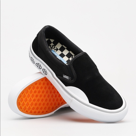 vans slip on independent